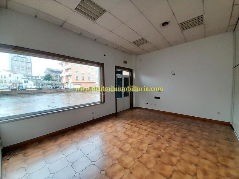 Foto 76900a00-324f-47b9-b5c0-70f17a37a854. Lloguer local comercial a Tui