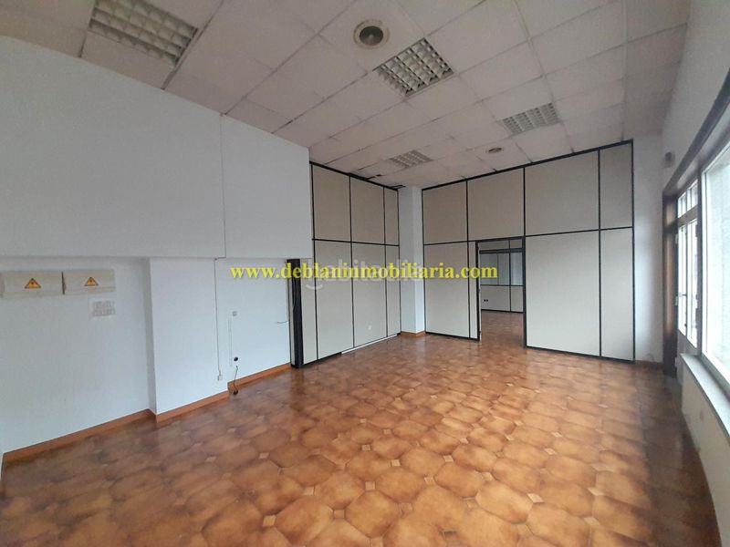 Foto b398c304-dc46-41c5-b204-98b6d67e0938. Lloguer local comercial a Tui