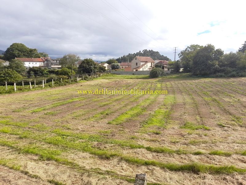 Foto bb3fafc3-57b4-4ee2-ac2b-58d89d4095df. Terreny residencial a Tui