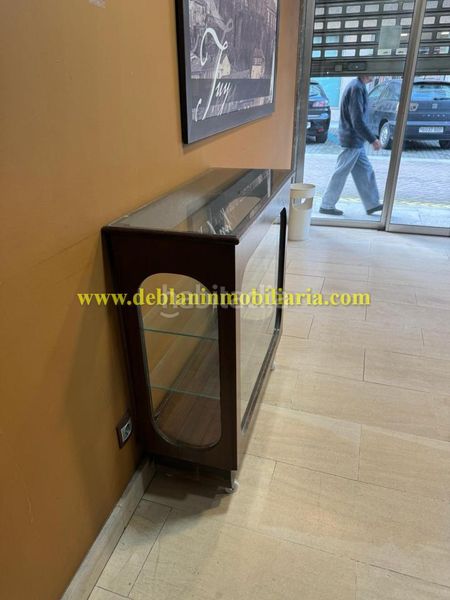 Foto 08b3af79-5a39-4633-b72a-a01010d0fc94. Lloguer local comercial a Tui