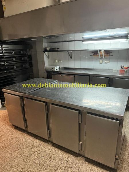 Foto b30ce978-d25e-47f7-a9b6-179ddfa0ee8d. Lloguer local comercial a Tui