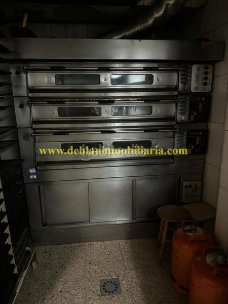 Foto f812402f-d010-40f1-ac23-1116bfe77a69. Lloguer local comercial a Tui