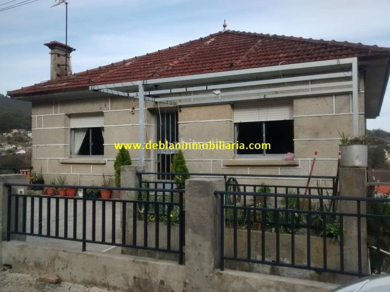 Foto 06cf4b6f-b153-4397-bf55-8baddd3a4de6. Casa a Coiro Cangas