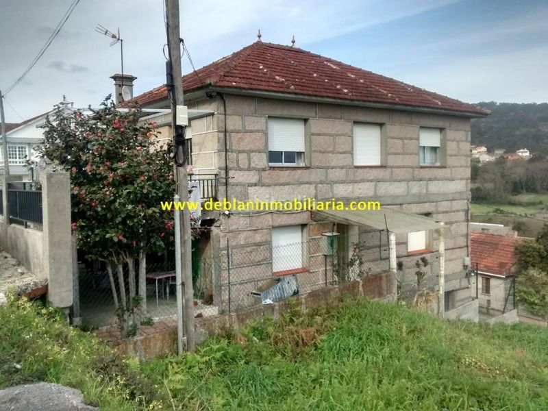 Foto e69ba51b-fc7b-4c56-bea9-459a68c0d2e4. Casa a Coiro Cangas