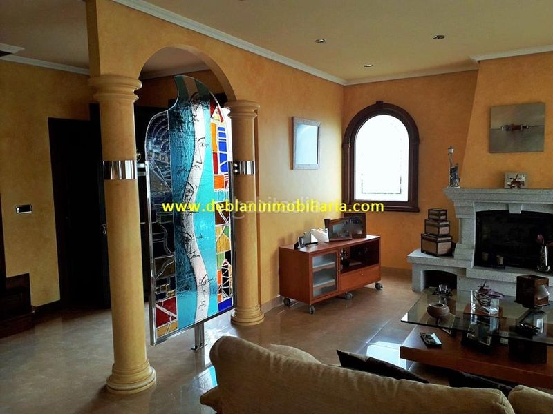 Foto 784795a2-e4a8-4c62-a862-1e65152bdaa5. Xalet amb calefacció aparcament a Tui