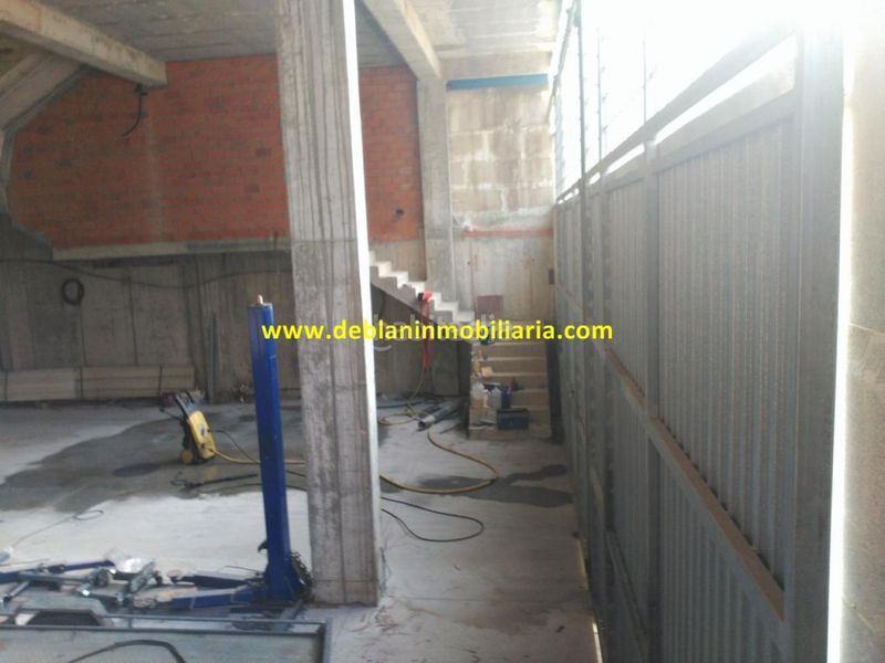 Foto 3600b2b2-2cdf-4f76-bac6-4657fdaa9d3e. Location bâtiment à usage industriel dans Tui
