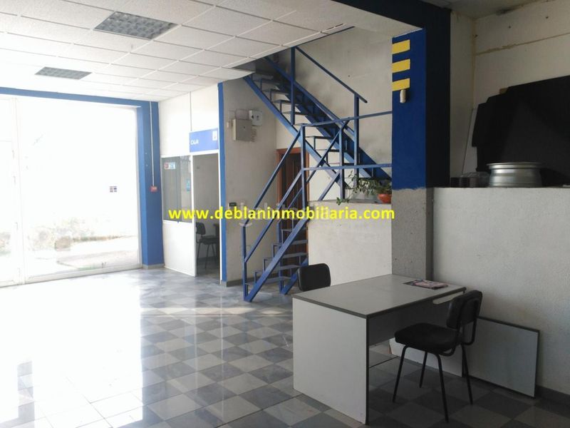 Foto 31d4e001-6765-4c0e-9766-0270eccfa769. Lloguer local comercial a Tui