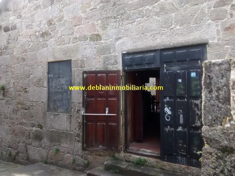 Foto 0bc63619-5dcb-4f18-a57d-659256951404. Lloguer local comercial a Tui