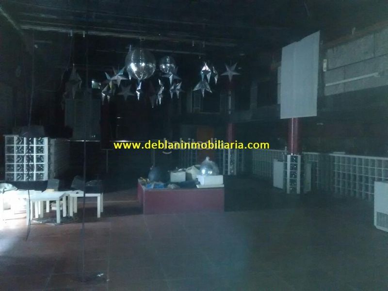 Foto 6c9302ee-f6a3-4d92-8f1a-6c8cecc0cf44. Lloguer local comercial a Tui