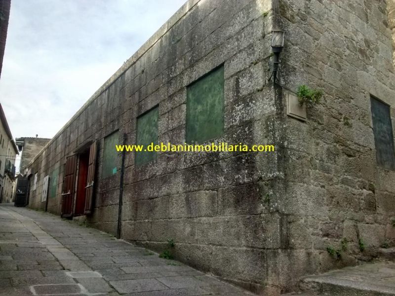 Foto 6df5d339-eb94-410d-adc4-f4c3d5519c58. Lloguer local comercial a Tui