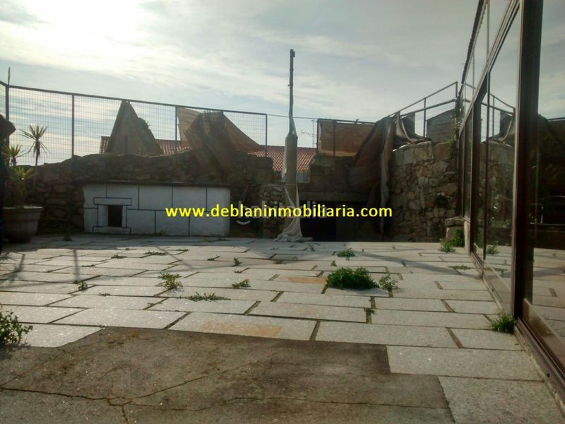 Foto a316fa19-b6a0-4f45-a4df-c654aee25858. Lloguer local comercial a Tui