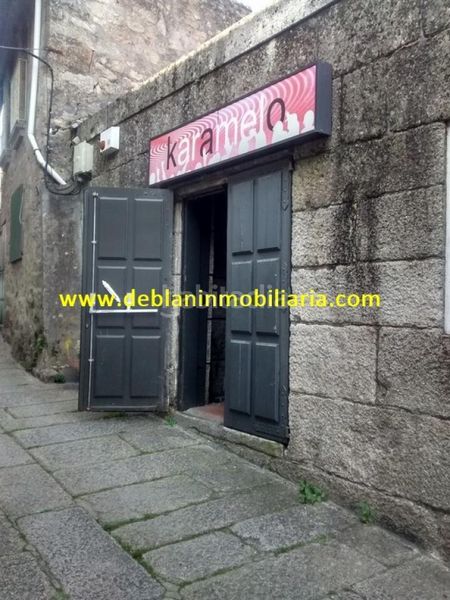 Foto b57aeaa4-ea6f-4ffc-b3a1-eb20fbba82ee. Lloguer local comercial a Tui