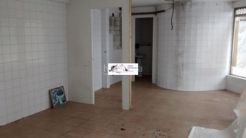 Foto ba737d9a-e92f-4e3f-ada3-ba5f2a10fbbf. Lloguer local comercial a Tui