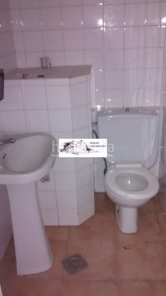 Foto e5609360-21f7-49a7-9a2e-60bbb8bd0bd7. Lloguer local comercial a Tui
