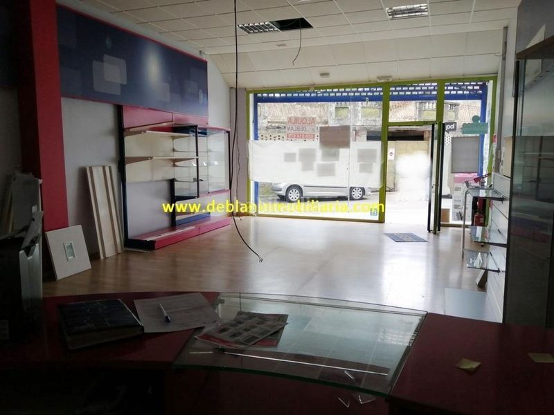 Foto 2c57fa22-0155-493b-8010-022abcadeb48. Lloguer local comercial a Tui