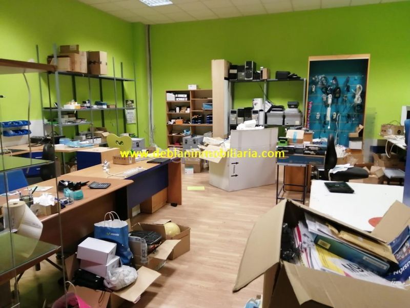 Foto 7f266014-c4a6-46b9-ad27-02dfa32dc75c. Lloguer local comercial a Tui