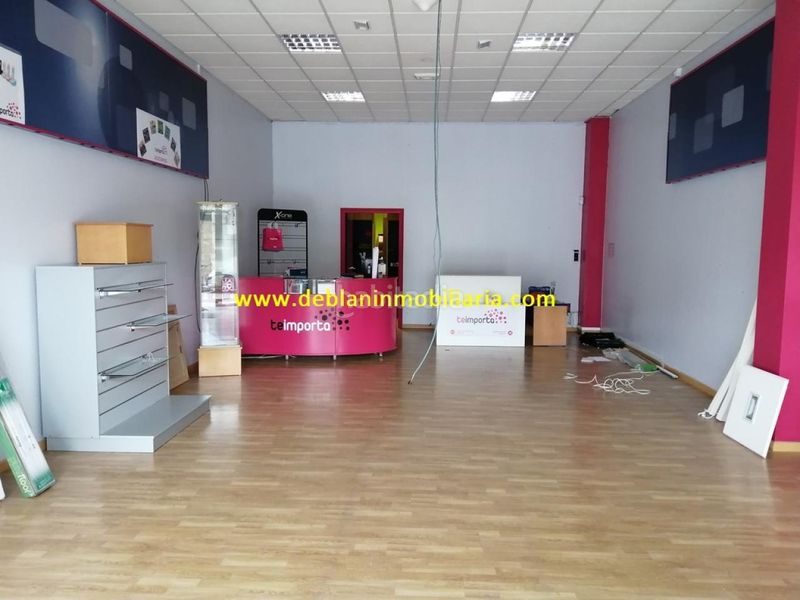 Foto c185d099-b4e8-4fad-a3c3-cb3953e085c0. Lloguer local comercial a Tui