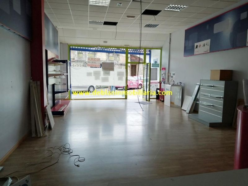 Foto f24aa4f2-ad21-4129-abe9-10b6a445ed02. Lloguer local comercial a Tui