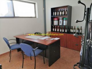 Local commercial à Rúa Rosalía de Castro