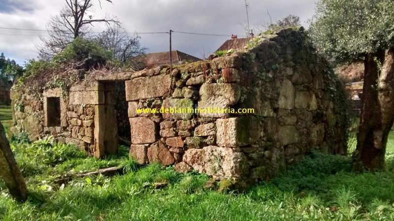 Foto a0e3363f-59f6-47ea-b7e1-061f4bbab33a. Terreny residencial a Tui