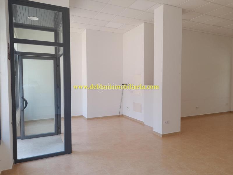 Foto 8297ba37-01d9-4195-82d1-afd4677c8d85. Alquiler local comercial en Tui