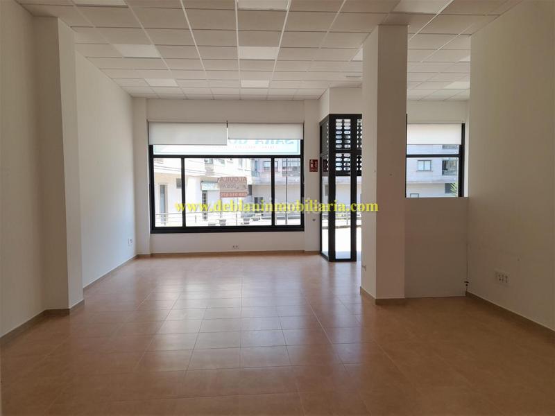 Foto 9812fc22-f137-4806-bca8-2d3a0181fb46. Alquiler local comercial en Tui