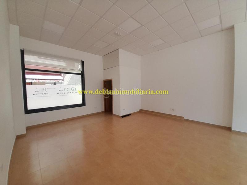 Foto c8e250dd-76a1-41b9-a867-deba89d60889. Alquiler local comercial en Tui