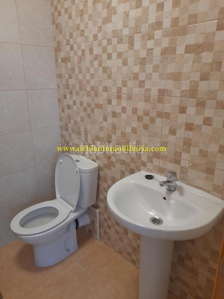 Foto f3c6c9ce-6f57-4dbb-9d7a-83ec5dacf5e2. Alquiler local comercial en Tui