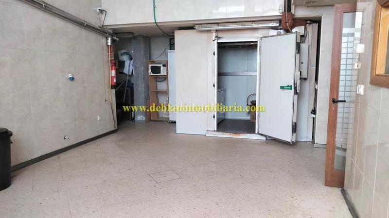 Foto 0bae220b-92a9-4e6b-a05a-79c2fd52be8d. Local comercial a Cangas pueblo Cangas