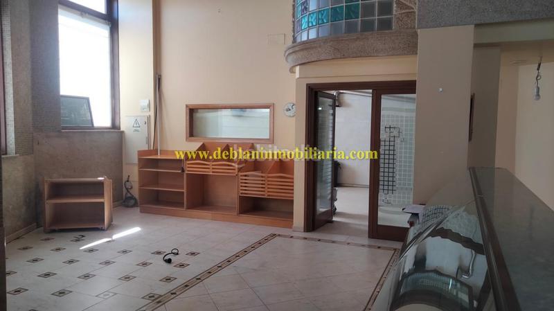 Foto f730538e-b47f-41e0-b550-a73c06bb7a97. Alquiler local comercial en Cangas pueblo Cangas
