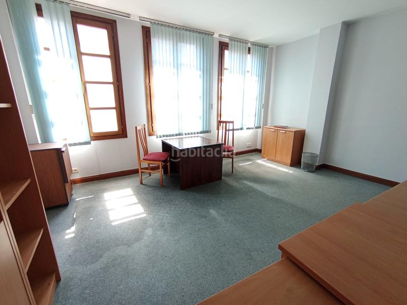 Foto b753c5fc-6058-48c6-be3a-11d09edf5460. Miete büro in Las Arenas Getxo