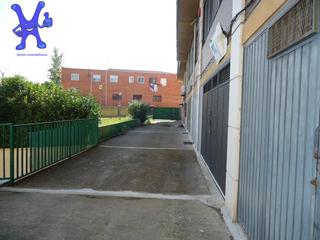Aparcament cotxe  Ignacio zuloaga. Local de 200m2 en tejares. ideal almacén y plazas de garaje