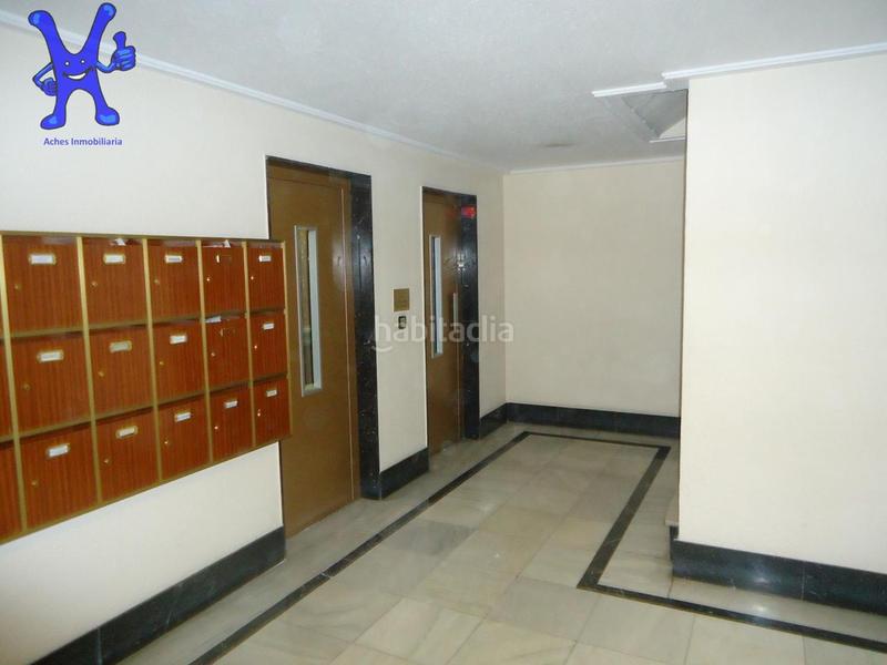 Foto d2daf8b6-13e0-4d29-aead-e207b90a6304. Alquiler piso tres habitaciones, dos baños, con balcón y altura. vale la pena ir a verlo! en Salamanca