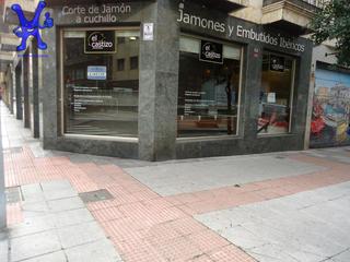 Location Local commercial  Rodríguez fabres. Todo el escaparate que necesites en calle valencia