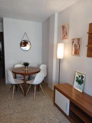 Alquiler Piso  Escultores. Estudiantes. 3 habitaciones con calefacción central