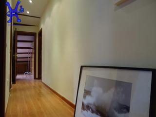 Location Appartement  Sol oriente. Desde el centro. mirando el cielo por los tragaluces.