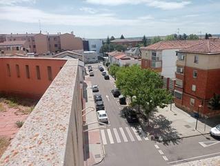 Duplex  Colón. Ático dúplex con terraza en los bloques, junto a las universidad