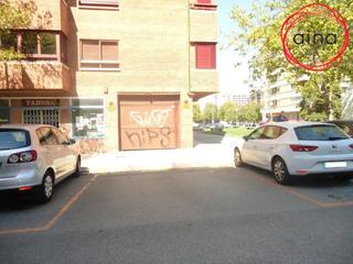 Car parking in Iturrama