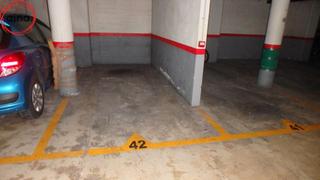 Parking voiture à Iturrama. Garaje para moto en calle esquiroz!!