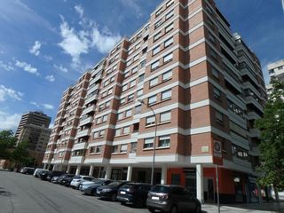 Lloguer Pis a Iturrama. Exclusivamente estudiantes pisazo amplio  en iturrama