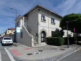 Appartement à Chantrea. Bajo en la txantrea con jardin, txoko, y todo lo que quieras hac