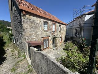 Masia a Lugar serres 68. Casa de piedra con finca para restaurar en serres, ayuntamiento