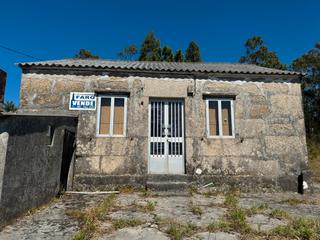 Casa a Rua pedrafigueira 125. Casa de piedra con finca en pedrafigueira, ayuntamiento de carno