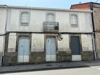 Mas à Avenida compostela 8. Casa de piedra con finca en rua compostela, ayuntamiento de oute