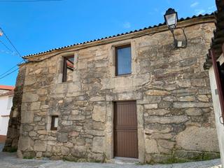 Masia a Muros. Casa de piedra restaurada en lugar maio, esteiro, ayuntamiento d