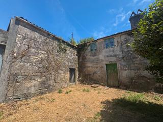 Masia  Rueiro bornalle 4. Casas de piedra con finca, para restaurar en abelleira, ayuntami