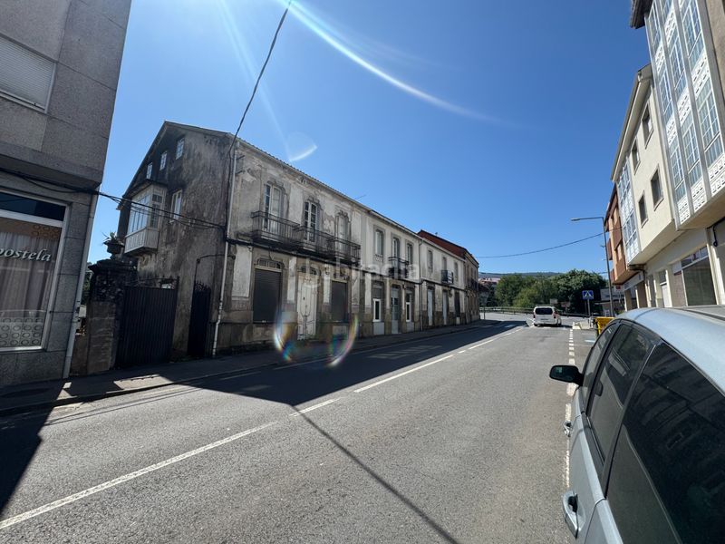 Foto 300fa18f-1b1a-4f47-b3d5-ef808a1d58bb. Casa adossada a avenida compostela 8 a Outes