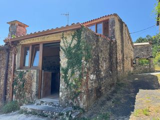 Casa  Rueiro o pazo 19. Casa de piedra en calle o campo, abelleira, ayuntamiento de muro