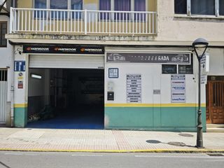 Traspàs Local Comercial a Avenida barrié de la maza 90. Taller en sada