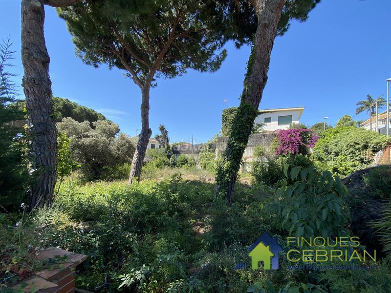 Foto 27e6b7f9-72c5-4180-95f8-174b8cd169b8. Terreny residencial a dels rosers 34 a Alella